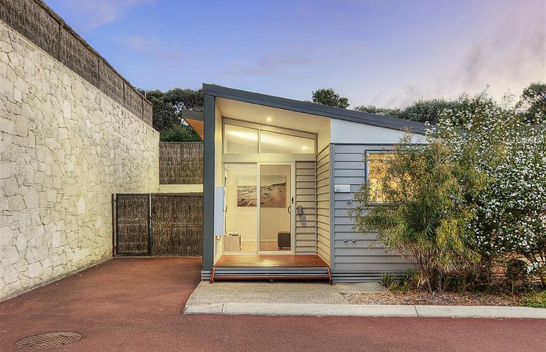 Modern holiday shack, Perth, Australia
